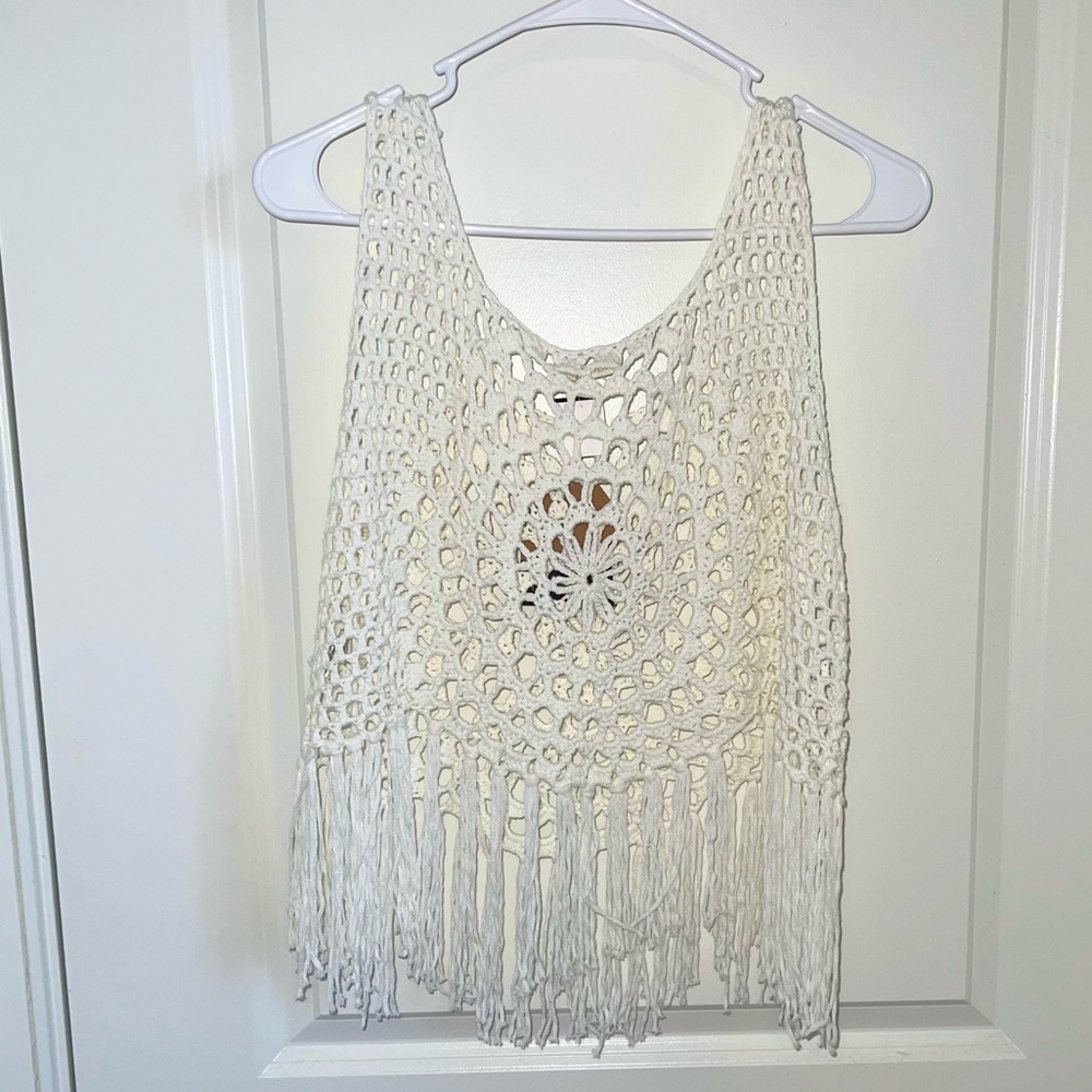 NWT Main Strip Cavender’s women’s crochet Blouse